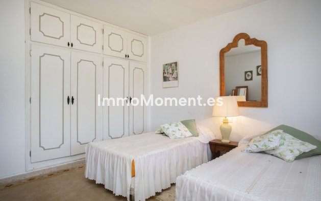 Resale - Detached villa - Marbella - Guadalmina Baja