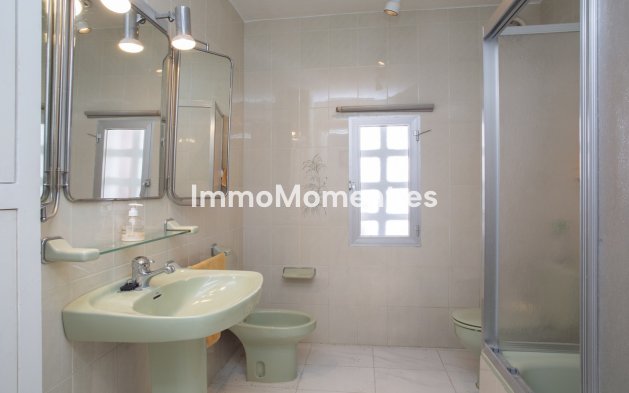Resale - Detached villa - Marbella - Guadalmina Baja