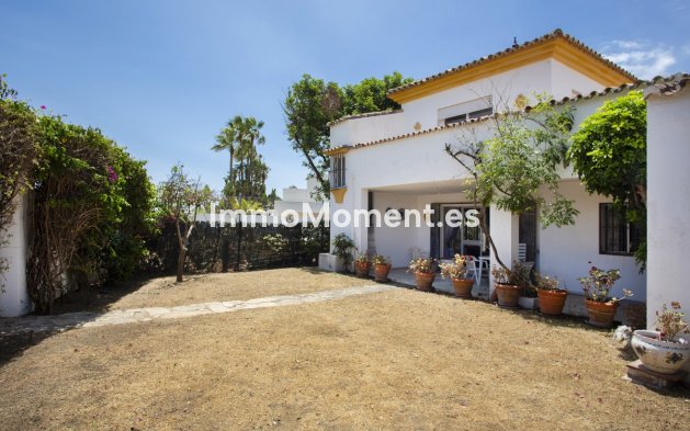 Resale - Detached villa - Marbella - Guadalmina Baja