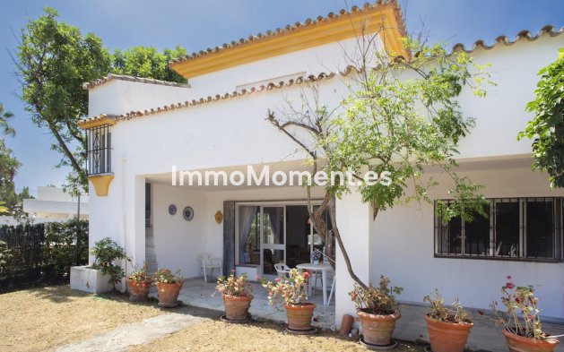 Resale - Detached villa - Marbella - Guadalmina Baja