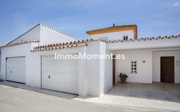 Resale - Detached villa - Marbella - Guadalmina Baja