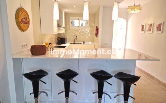 Resale - Apartment - Marbella - Elviria