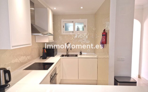 Resale - Apartment - Marbella - Elviria