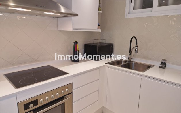 Resale - Apartment - Marbella - Elviria