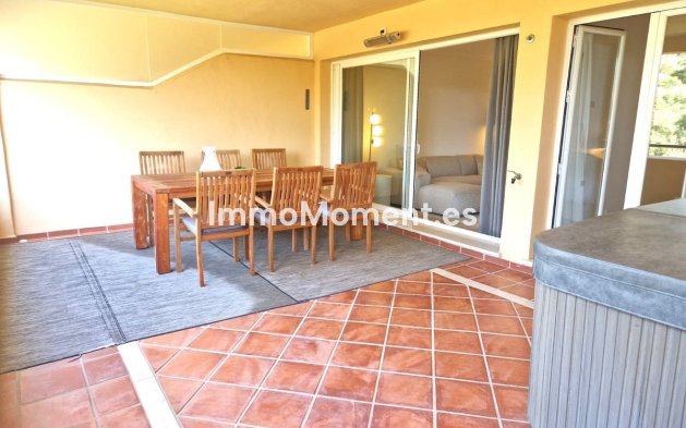 Resale - Apartment - Marbella - Elviria