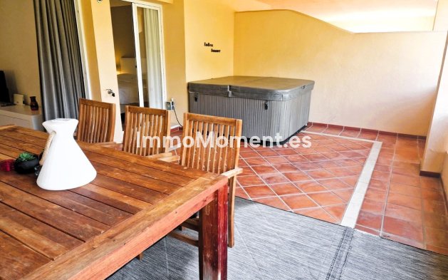 Resale - Apartment - Marbella - Elviria