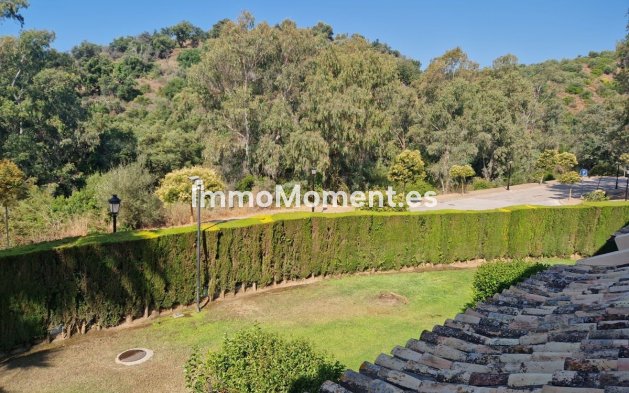 Resale - Apartment - Marbella - Elviria