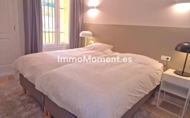 Resale - Apartment - Marbella - Elviria