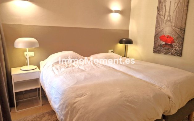 Resale - Apartment - Marbella - Elviria