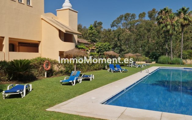 Resale - Apartment - Marbella - Elviria