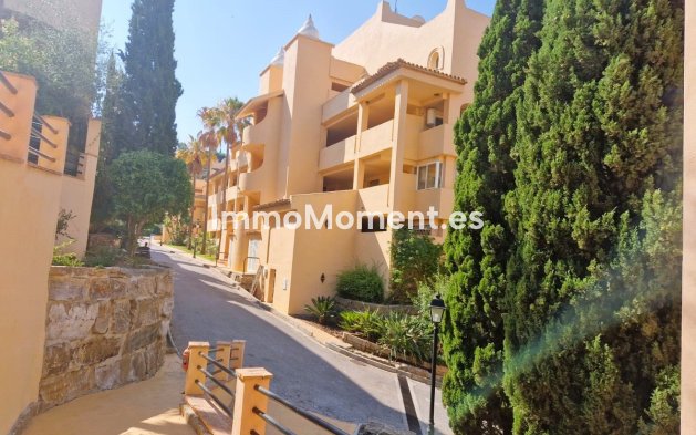 Resale - Apartment - Marbella - Elviria