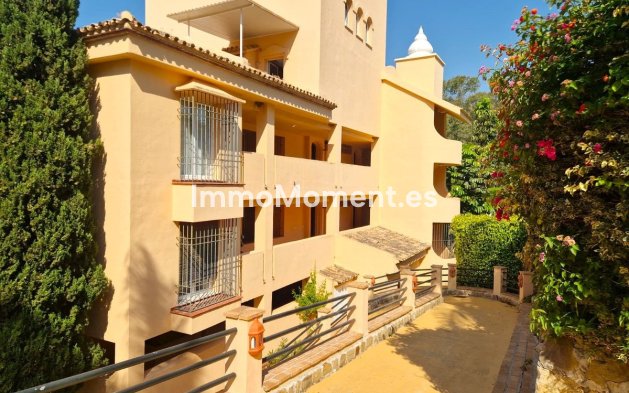 Resale - Apartment - Marbella - Elviria