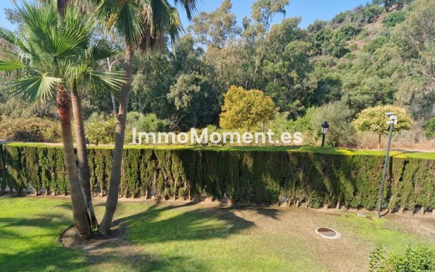 Resale - Apartment - Marbella - Elviria