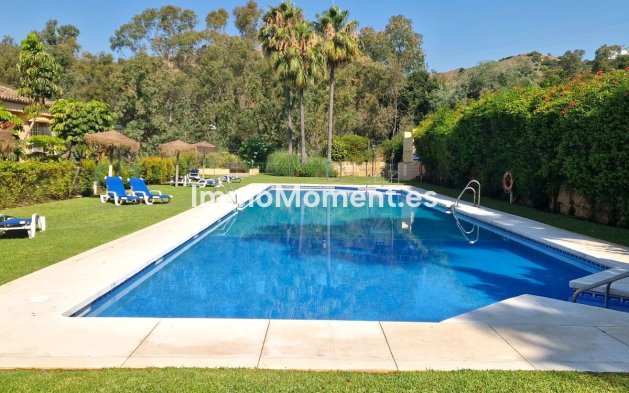 Resale - Apartment - Marbella - Elviria