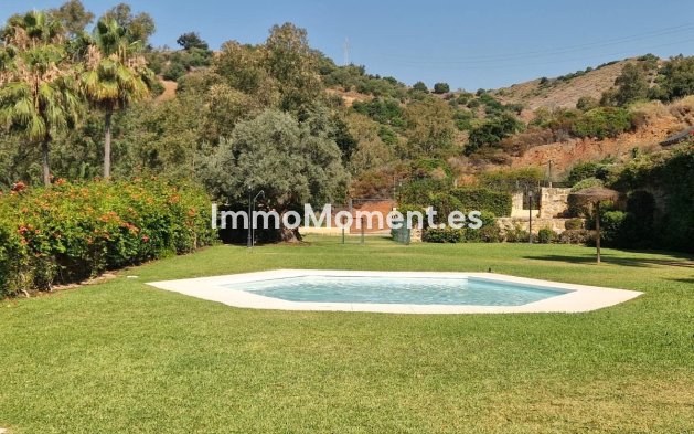 Resale - Apartment - Marbella - Elviria
