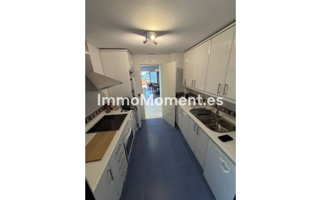 Resale - Apartment - Marbella - La Mairena