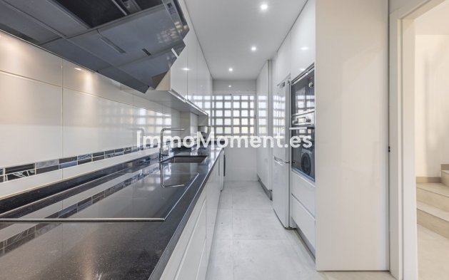Revente - Maison mitoyenne - Estepona  - Estepona Centro