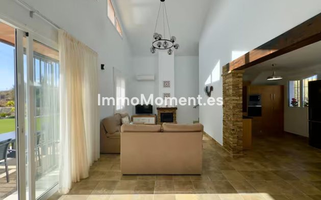Resale - Country house - Inland  - Coín
