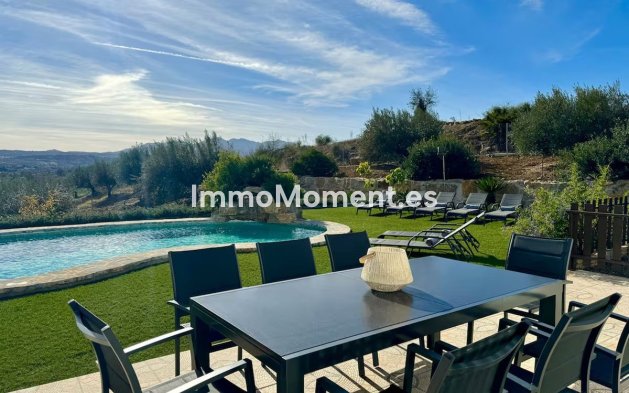 Resale - Country house - Inland  - Coín