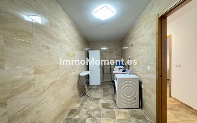 Resale - Country house - Inland  - Coín