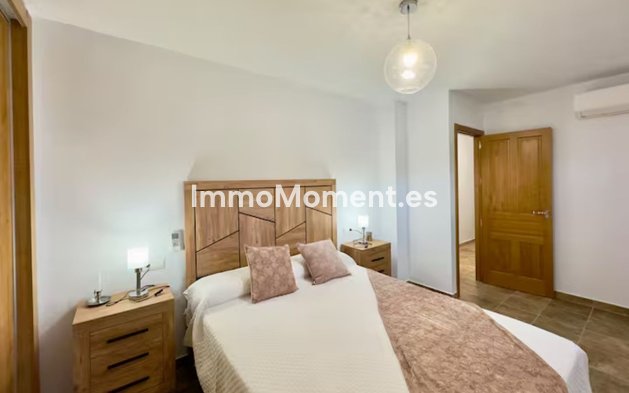 Resale - Country house - Inland  - Coín