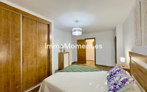 Resale - Country house - Inland  - Coín