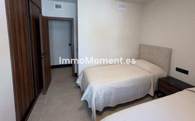 Resale - Apartment - Marbella - Nueva Andalucía