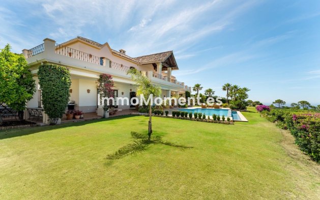 Resale - Detached villa - Estepona - Estepona Centro