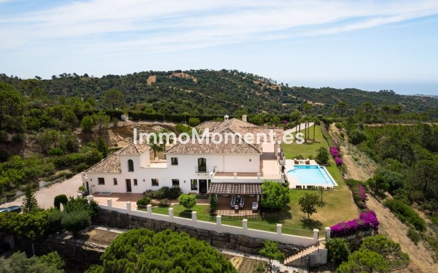 Resale - Detached villa - Estepona - Estepona Centro