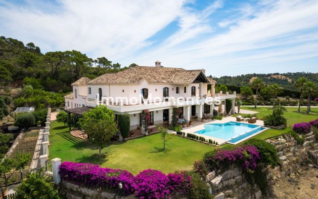 Resale - Detached villa - Estepona - Estepona Centro