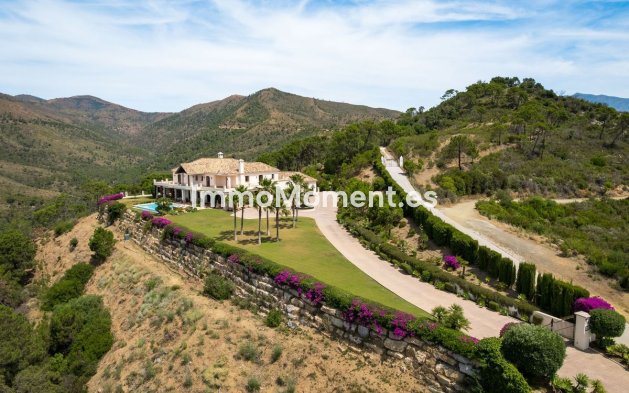 Resale - Detached villa - Estepona - Estepona Centro