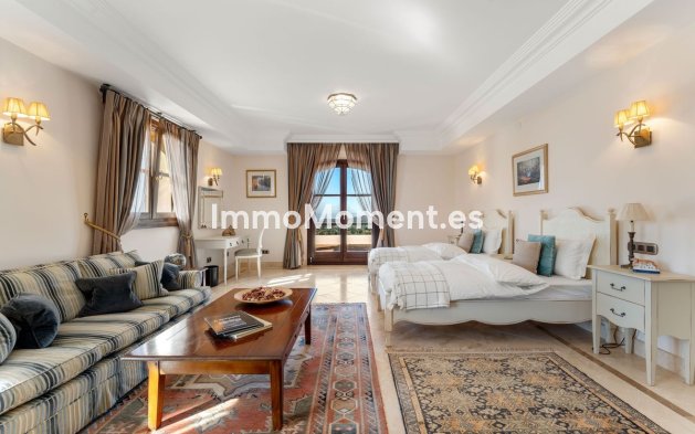 Resale - Detached villa - Estepona - Estepona Centro