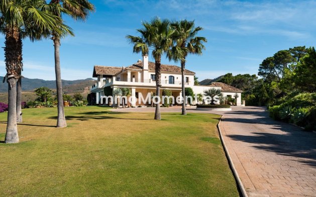 Resale - Detached villa - Estepona - Estepona Centro