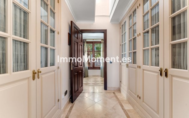 Resale - Detached villa - Estepona - Estepona Centro