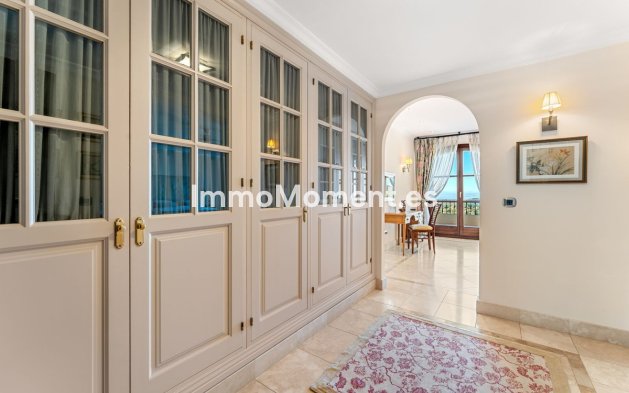 Resale - Detached villa - Estepona - Estepona Centro