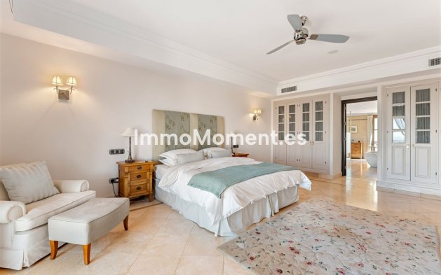 Resale - Detached villa - Estepona - Estepona Centro