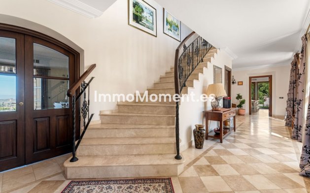 Resale - Detached villa - Estepona - Estepona Centro