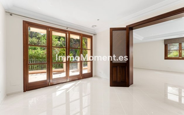 Resale - Detached villa - Estepona - Estepona Centro