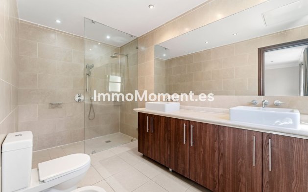 Resale - Detached villa - Estepona - Estepona Centro