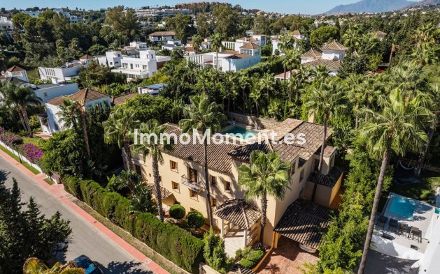 Wiederverkauf - Freistehende Villa - Marbella - Nueva Andalucía