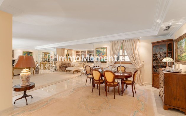 Wiederverkauf - Freistehende Villa - Marbella - Nueva Andalucía
