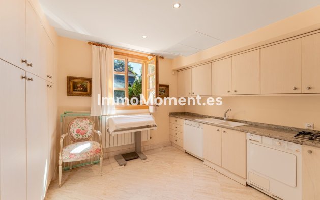 Wiederverkauf - Freistehende Villa - Marbella - Nueva Andalucía