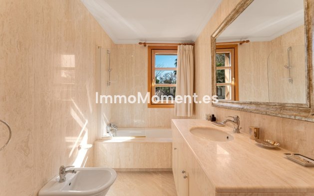 Wiederverkauf - Freistehende Villa - Marbella - Nueva Andalucía