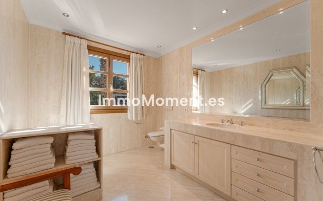 Wiederverkauf - Freistehende Villa - Marbella - Nueva Andalucía