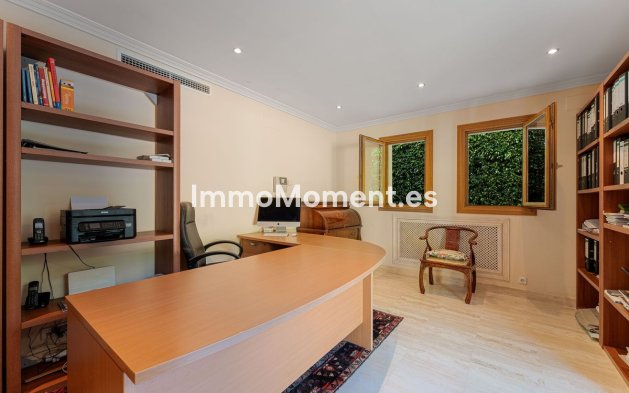 Wiederverkauf - Freistehende Villa - Marbella - Nueva Andalucía