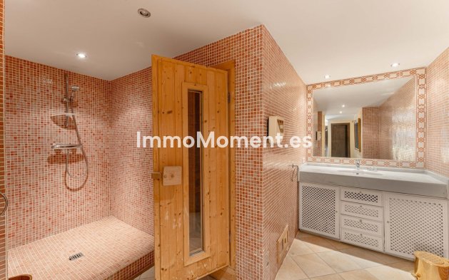 Wiederverkauf - Freistehende Villa - Marbella - Nueva Andalucía