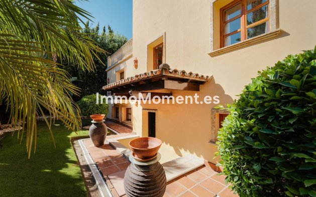 Wiederverkauf - Freistehende Villa - Marbella - Nueva Andalucía