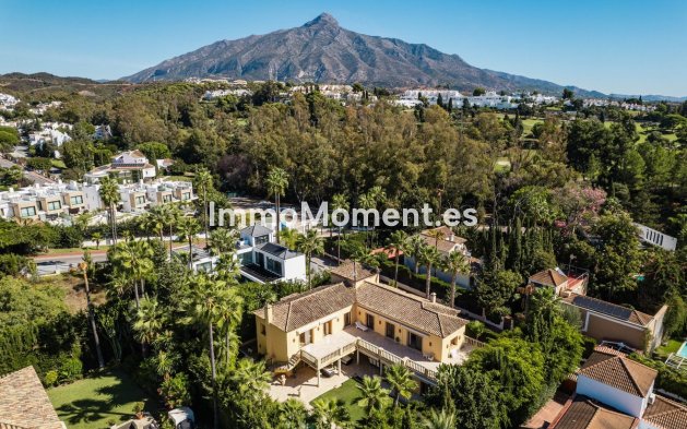 Wiederverkauf - Freistehende Villa - Marbella - Nueva Andalucía