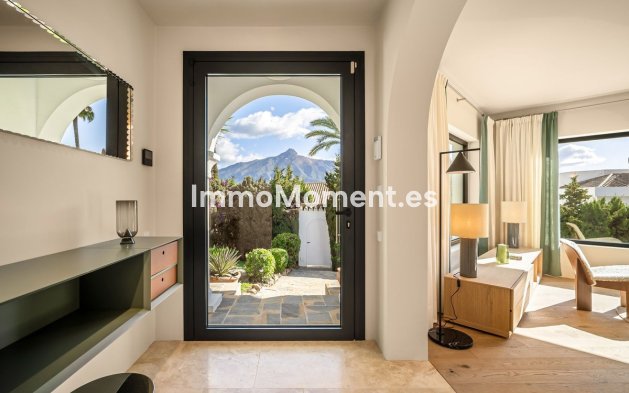 Resale - Detached villa - Marbella - Nueva Andalucía