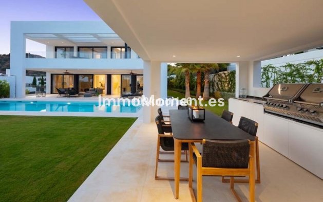 Resale - Detached villa - Marbella - Nueva Andalucía